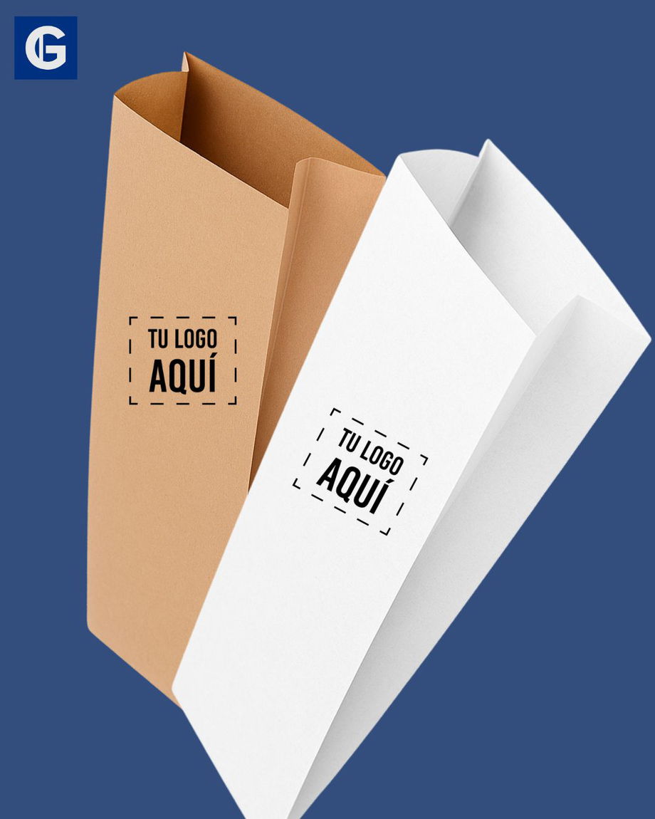 Sacos de papel kraft y blanco con espacio para logo impreso